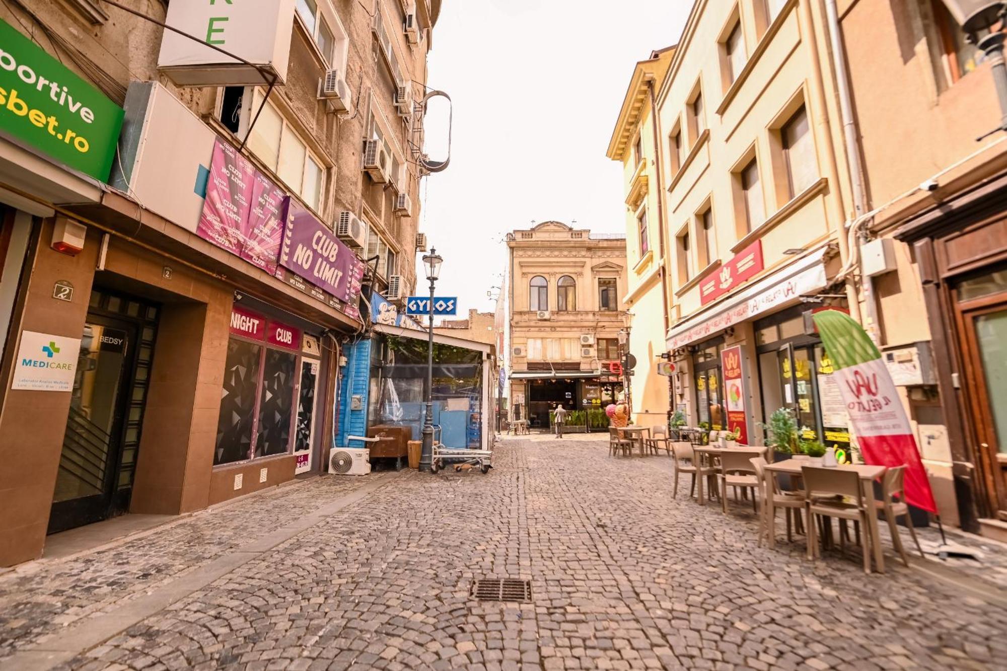 Old Town Charm - Modern & Comfortable Accommodation In The Heart Of The City Bukarest Kültér fotó