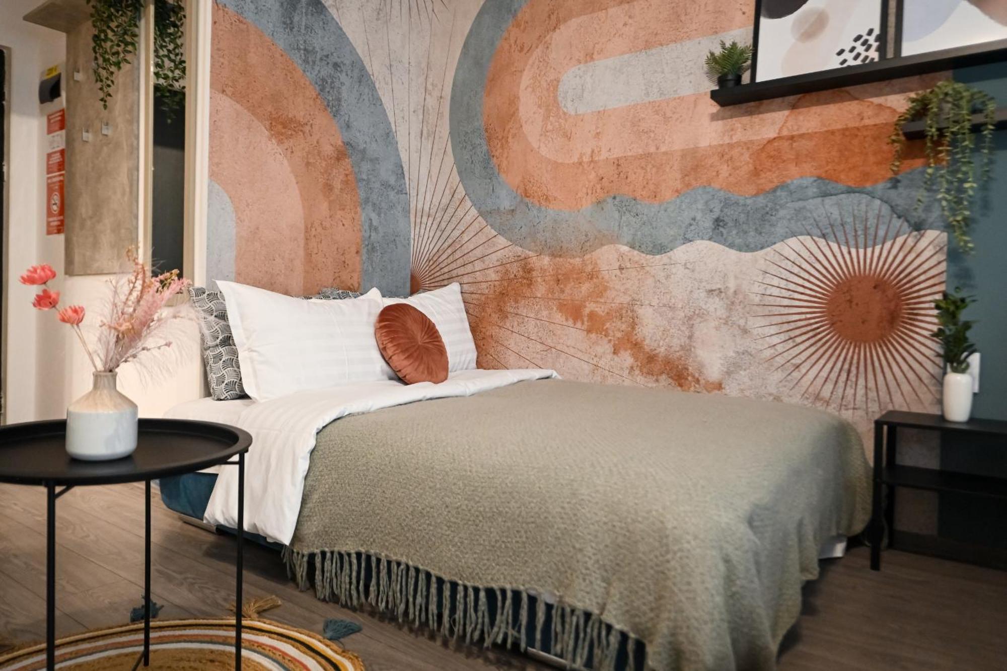 Old Town Charm - Modern & Comfortable Accommodation In The Heart Of The City Bukarest Kültér fotó